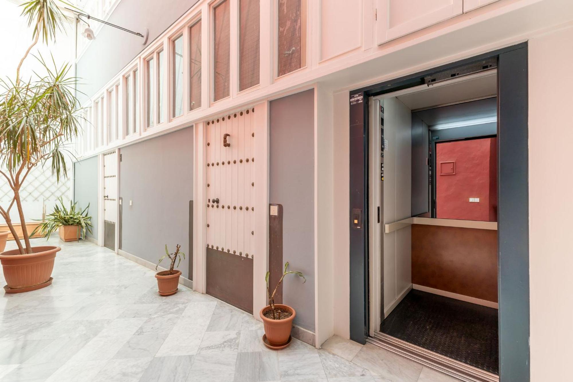 Villa Romana Kindly Apartment Севиля Екстериор снимка