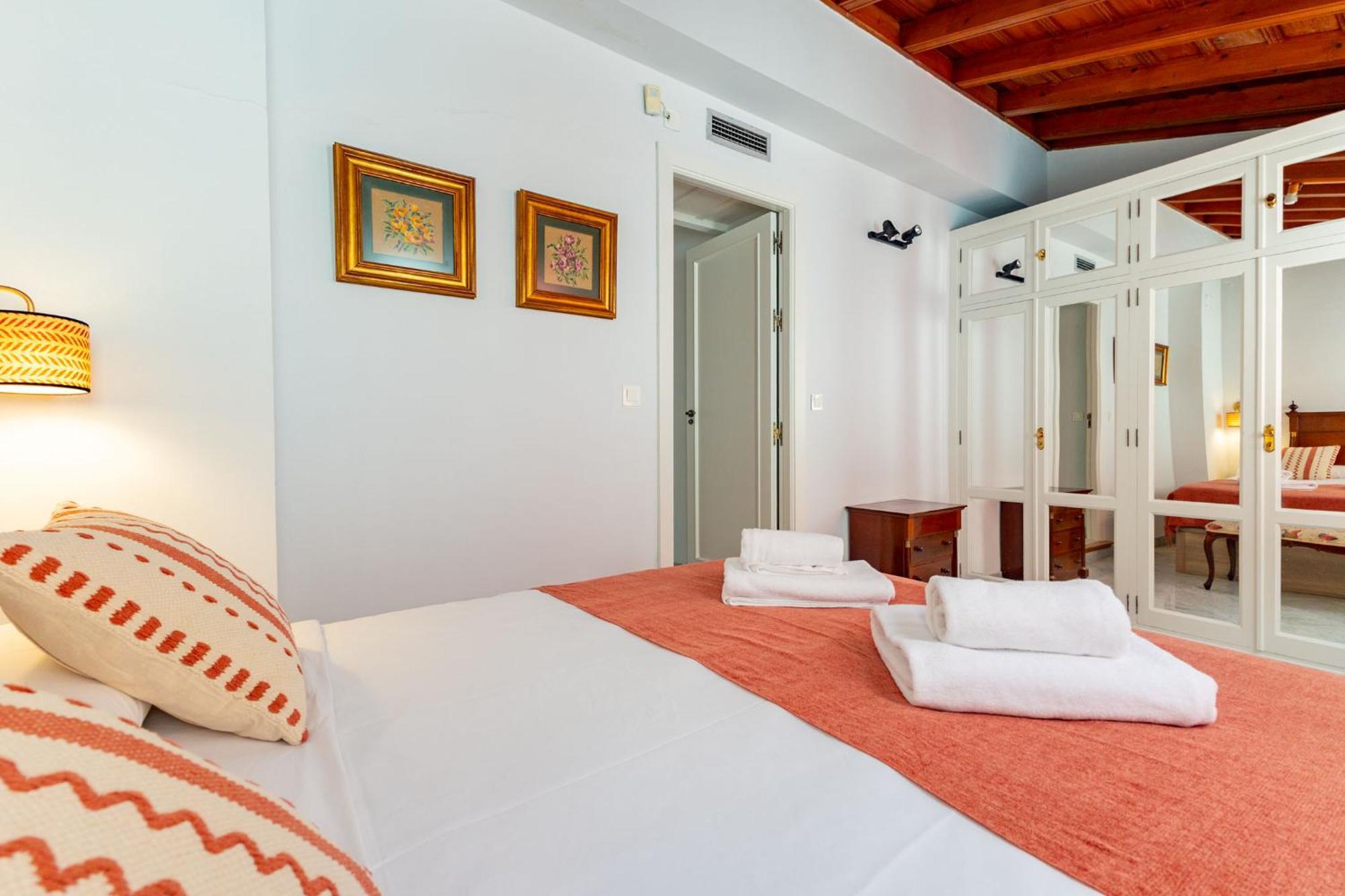 Villa Romana Kindly Apartment Севиля Екстериор снимка